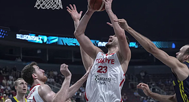 12 Dev Adam EuroBasket 2025'te Çeyrek Finale Namağlup Olarak mı Yükseldi?