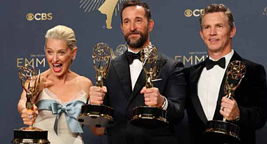 2025 Emmy Ödülleri'nde hangi diziler ve oyuncular ödül aldı? İşte kazananların tam listesi