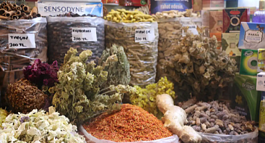 Aktarlarda Kışa Hazırlık Başladı: Hangi Bitki Ne İşe Yarıyor?
