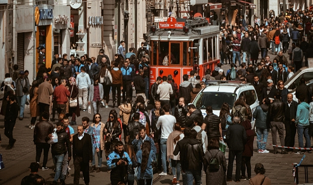20 Ekim Pazartesi Bugün hangi önemli gelişmeler var? Ada politikasında neler değişti? Türkiye'de hangi düzenlemeler yürürlüğe girdi? Deprem riski yeniden mi yükseldi?