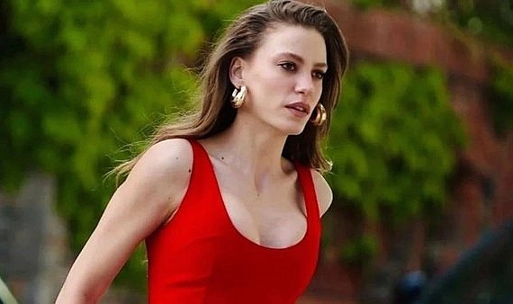 Ünlülerin tercihi Serenak Sarıkaya! Hangi Ünlüler Hayatlarının Serenay Sarıkaya Tarafından Oynanmasını İstedi?