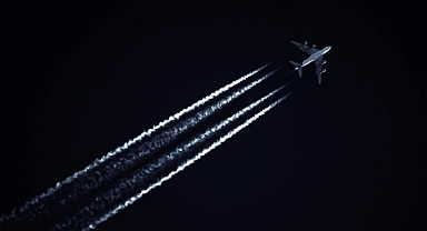 Chemtrail nedir? Gökyüzündeki “spreyleme” iddiaları, komplo teorileri ve bilimin gerçek cevabı