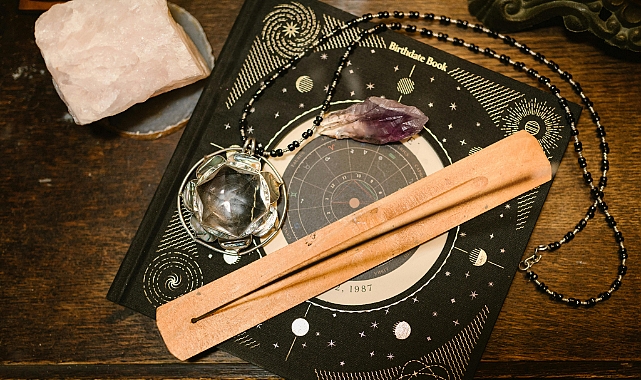 Love, Money, Health & Luck: Daily Horoscope for November 28, 2025