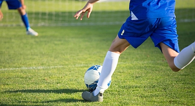 Menemen Futbol Kulübü – Ankara Demirspor maçı saat kaçta, hangi kanalda? TFF 2. Lig’de üst sıraları karıştırabilecek 90 dakika!