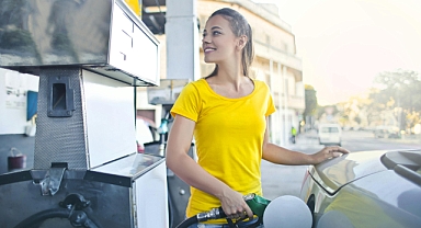 Motorine büyük indirim geldi! Motorin ne kadar oldu? 25 Kasım 2025 İstanbul, Ankara ve İzmir güncel akaryakıt fiyatları – Benzine zam var mı, motorine indirim kaç TL?