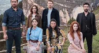 Taşacak Bu Deniz'de Jenerik Krizi mi? Burak Yörük ve Ava Yaman'ın İsimleri Yer Değiştirdi!