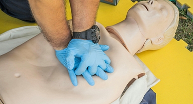 Temel Yaşam Desteği (CPR) nedir? Nasıl yapılır? Kalp durması durumunda ilk 4-5 dakika neden hayati?