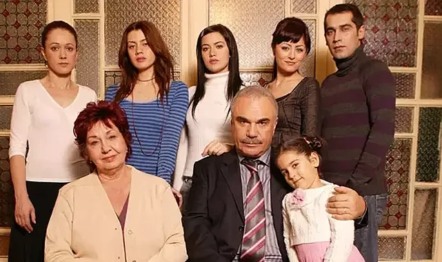 EFSANE GERİ DÖNÜYOR! Yaprak Dökümü Bugün Saat Kaçta Başlıyor? 18 Aralık 2025 TV Rehberi
