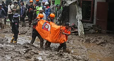 Endonezya'da Sel Felaketinde Ölü Sayısı 442'ye Yükseldi: Yüzlerce Kişi Hâlâ Kayıp