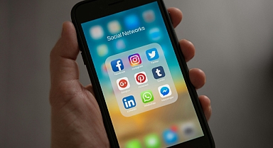 iPhone 18 İçin Büyük Sızıntı: Face ID Ekranın Altına Taşınıyor!