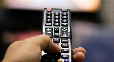 ⭐ TV yayın akışı 11 Aralık Perşembe: Bugün hangi kanalda ne var, günün filmleri ve dizileri neler?
