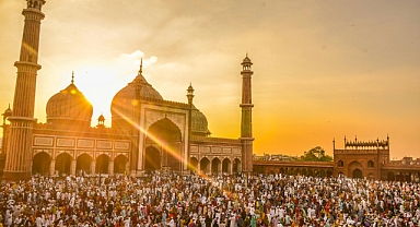 RAMAZAN 2026 NE ZAMAN BAŞLIYOR? | İlk Oruç Hangi Gün? Ramazan Bayramı Tarihi ve Diyanet Takvimi