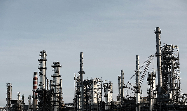 Dünya Petrol Rezervleri Listesi 2026: Venezuela Zirveyi Kimseye Bırakmıyor! İşte Devlerin Sıralaması...