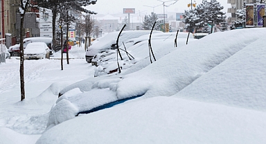 ERZURUM'DA OKULLAR TATİL Mİ? 12 Ocak Pazartesi Erzurum'da Kar Tatili Kararı Var mı?