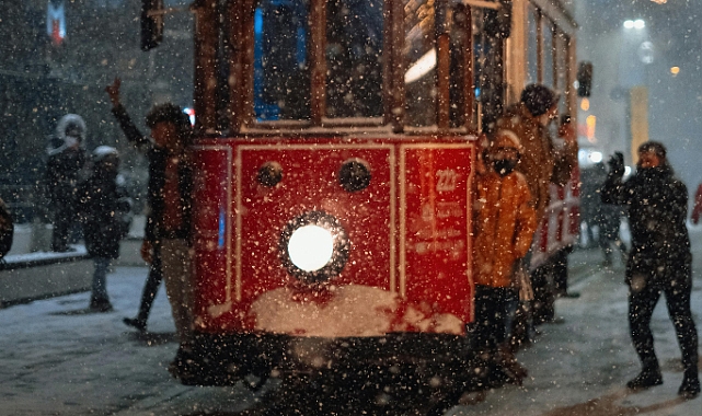 ️ İSTANBUL'DA KAR TATİLİ GENİŞLEDİ! | 2 Ocak Cuma Bugün İstanbul'da Hangi İlçelerde Okullar Tatil? İşte Valilik Listesi