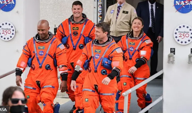 Artemis II Fırlatıldı: NASA'nın Dev Ay Görevinde Sırada Ne Var? Astronotlar Uzayda Nasıl Uyuyor ve Tuvalet Krizi Çözüldü mü?