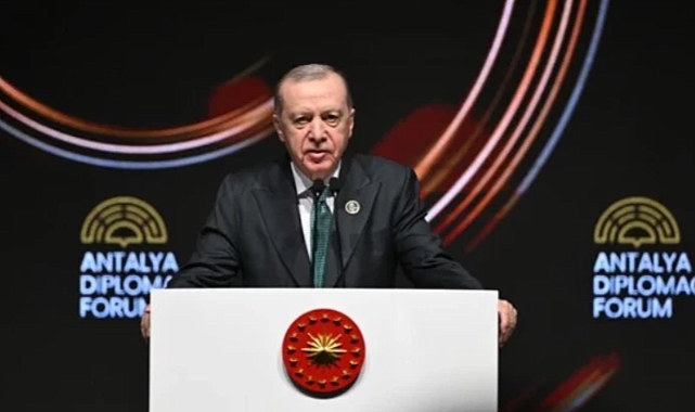 Erdoğan'ın Küresel Diplomasi Vizyonu 3 Dilde Kitaplaştırıldı: