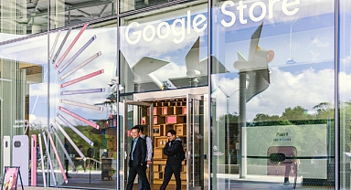 Google Meet Apple CarPlay’e Geldi: Sürüş Güvenliği İçin 