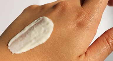 SPF 30 mu SPF 50 mi? Uzmanlar Güneş Kremi Seçimindeki Gerçekleri Anlattı