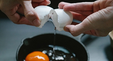 Mutfakta Yumurta Alarmı: 30'lu Koli Fiyatları Uçuşta! En Uygun Yumurta Hangi Markette?