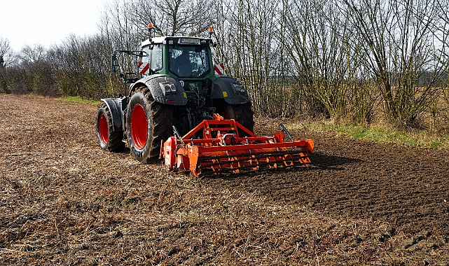 Toprağın Zırhı ve Maliyet Kalkanı: Sıfır Toprak İşleme Sistemlerinde Silindir/Kıvrım (Roller-Crimper) Mucizesi