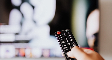 TV YAYIN AKIŞI 24 HAZİRAN: Bu Akşam Dizi Var mı? TV'de Neler Var? Kanal D, Show TV, TRT 1, ATV, Star TV, Now TV, TV8 Yayın Akışı Listesi