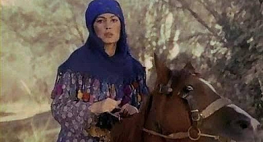 Yeşilçam'ın At Binen Kadın Oyuncuları: Kovboydan Tarihi Filmlere Unutulmaz Sahneler