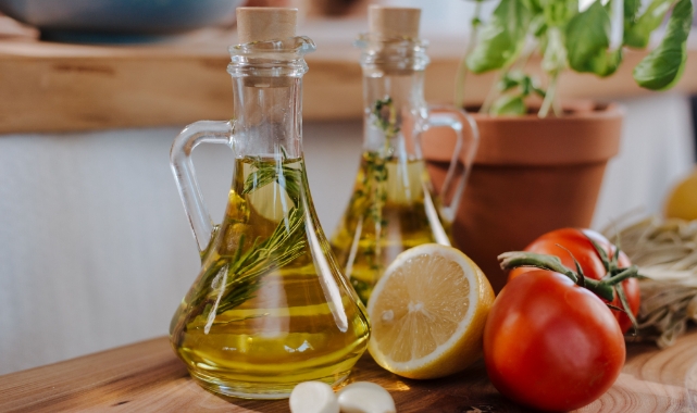 0.5 Dizem sızma zeytinyağı 250 TL'yi gördü! İl il güncel zeytinyağı fiyatları ve asit derecesine göre alım tablosu